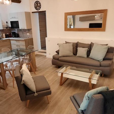 Beautiful Old Town Flat, Near The Beach Nisa Exterior foto