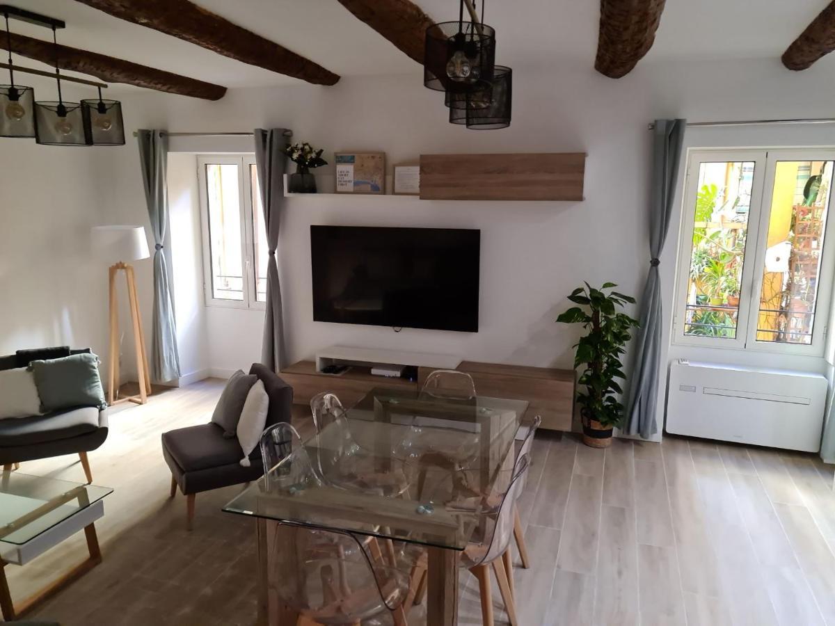 Beautiful Old Town Flat, Near The Beach Nisa Exterior foto