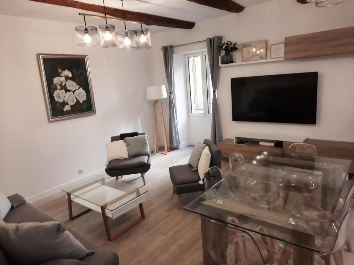 Beautiful Old Town Flat, Near The Beach Nisa Exterior foto