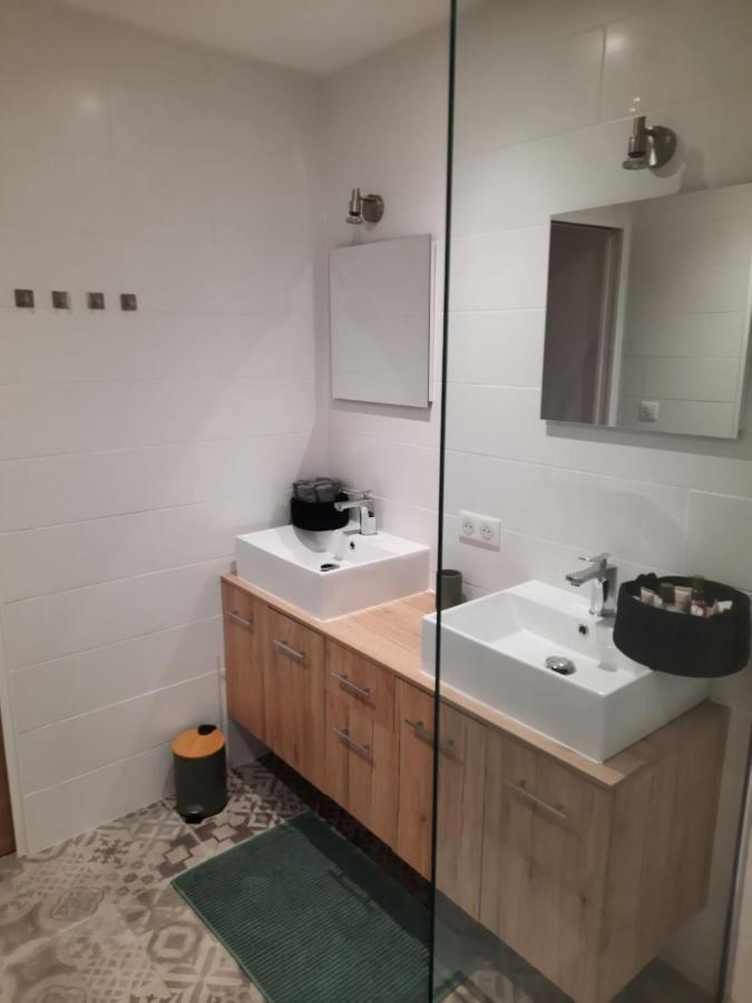 Beautiful Old Town Flat, Near The Beach Nisa Exterior foto