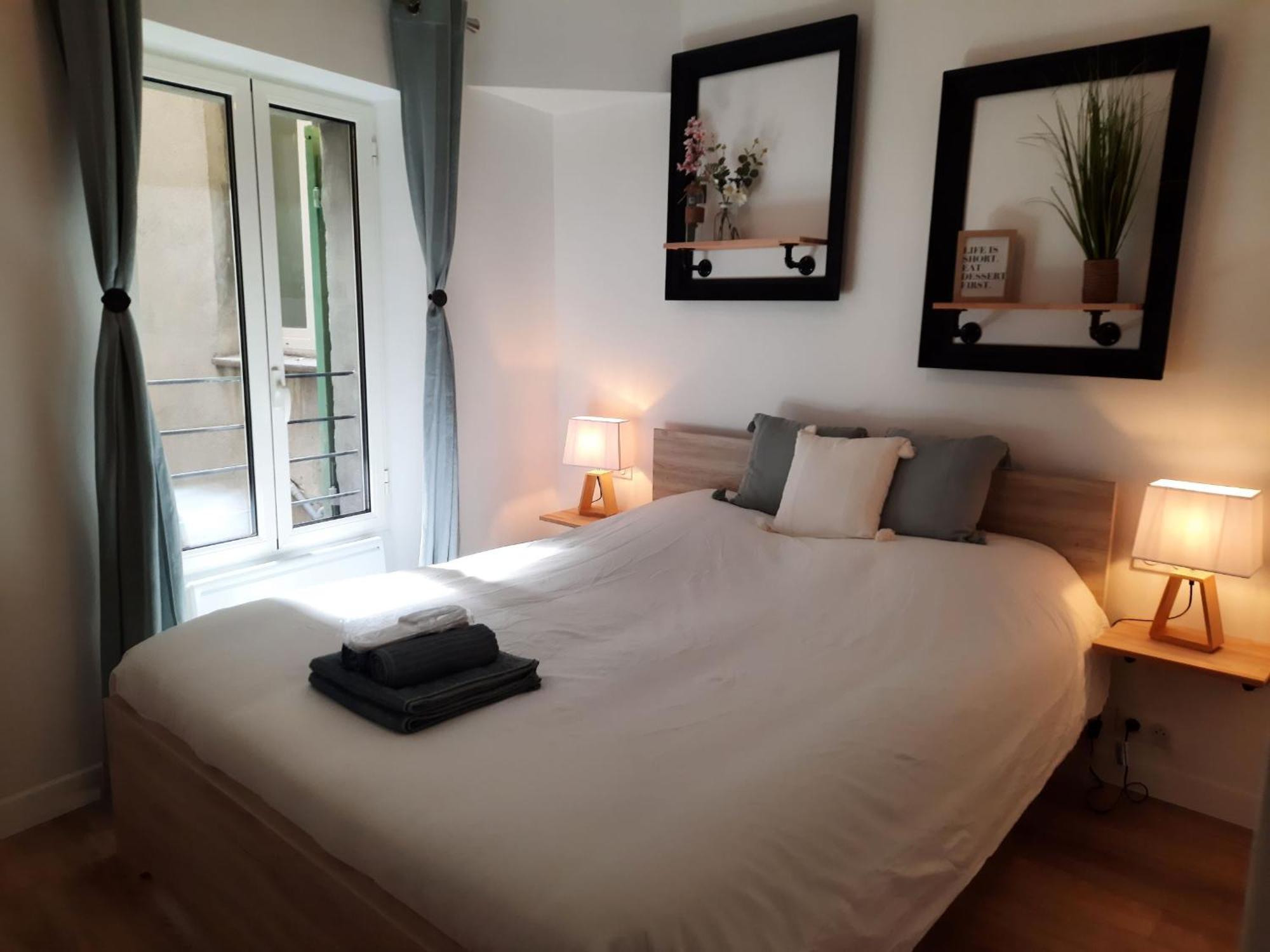 Beautiful Old Town Flat, Near The Beach Nisa Exterior foto
