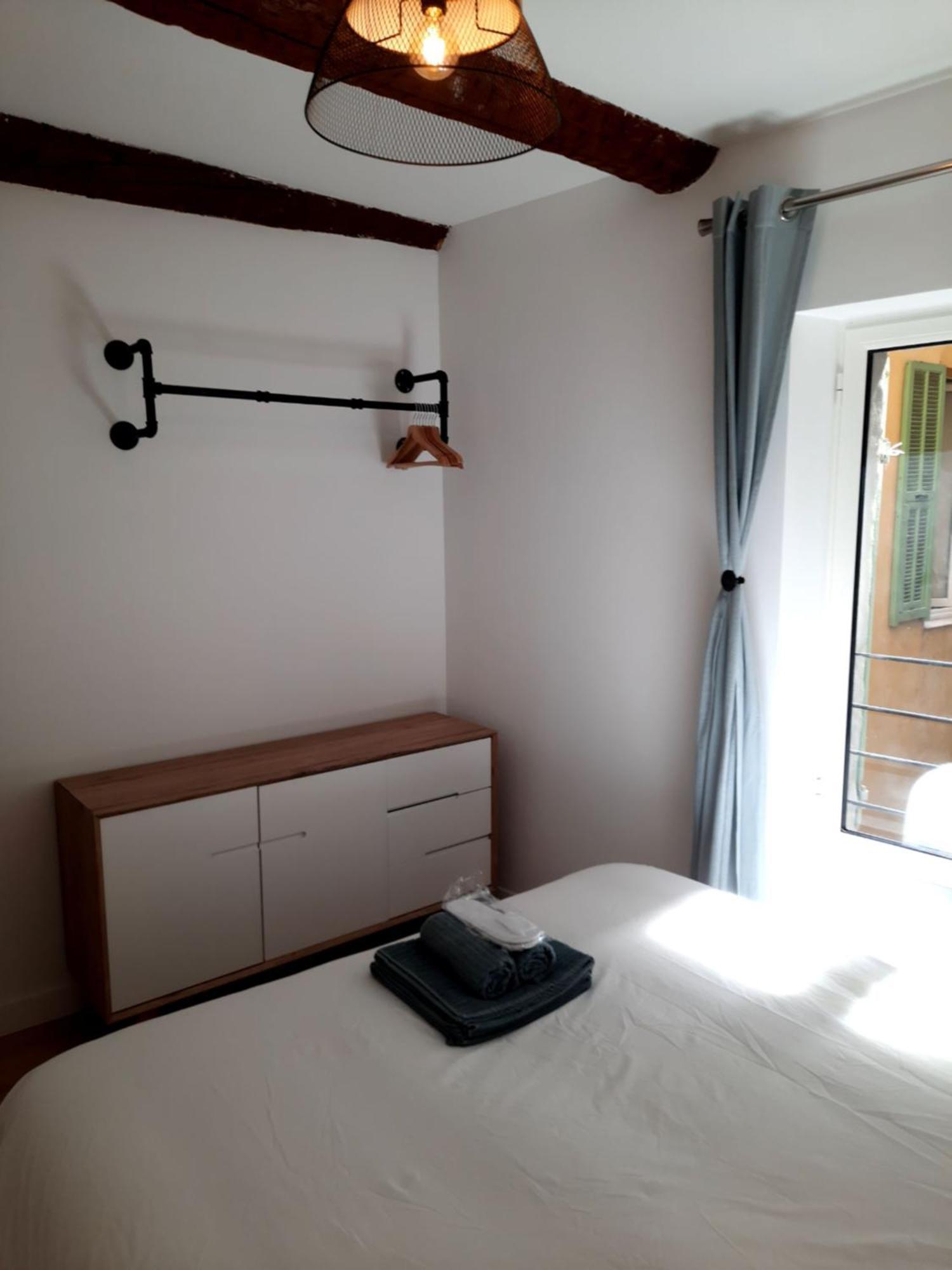 Beautiful Old Town Flat, Near The Beach Nisa Exterior foto